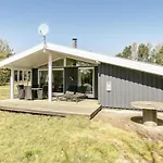Three-bedroom In Aakirkeby Vester Somarken