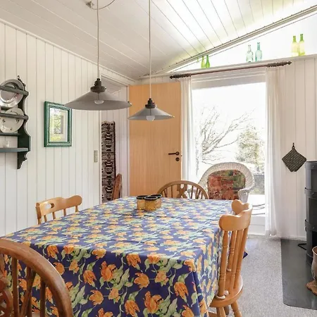 Three-bedroom In Aakirkeby Semesterbostad *